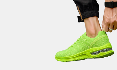 1+1=3 При покупке 2-х пар кроссовок - 3-я в подарок!